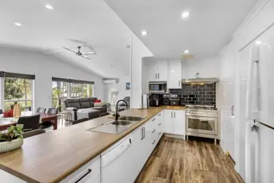 Image de Maroochydore ~ Dual Living ~ Pet Friendly 4 Bed