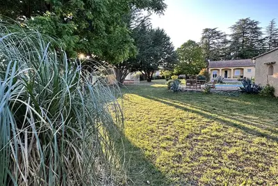 Image de Villa avec Piscine Privée et Jardin vue Pic Saint Loup