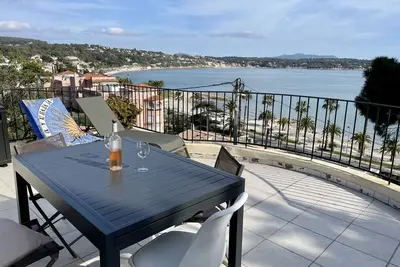 Image de Bandol : Très bel appartement avec grande terrasse et vue exceptionnelle sur mer
