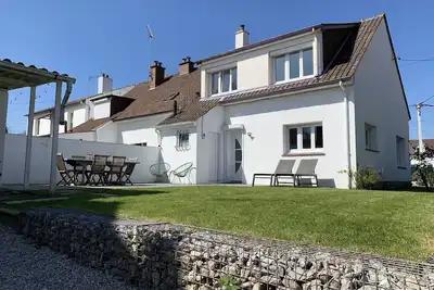 Image de Maison lumineuse avec jardin & parking clos