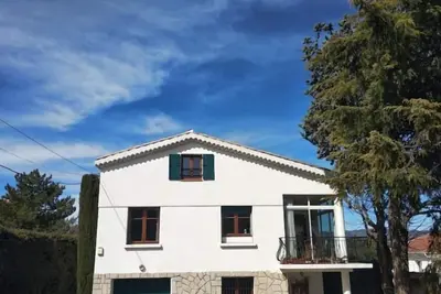 Image de Jolie Villa Avec Piscine Privée et Grand Jardin Idéal Pour 3 Familles