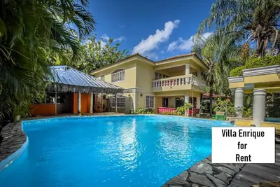 Luxury Villa with private pool & jacuzzi close to the beach