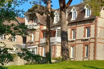 Image de Entre Honfleur et Deauville, face à la mer, dans une bâtisse normande