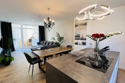 Image de Central Designer 3 Room Apt with terrace & parking