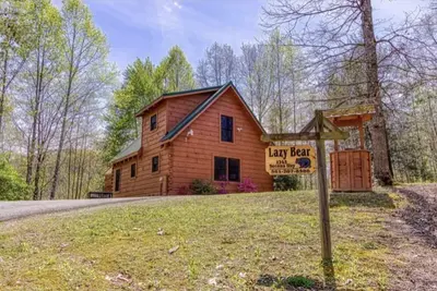Image de Secluded Mountain Getaway\nLazy Bear Cabin