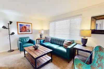 Image de Downtown Cozy Home Base - Purple Sage 8