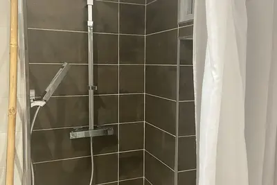 1re étage de maison avec piscine