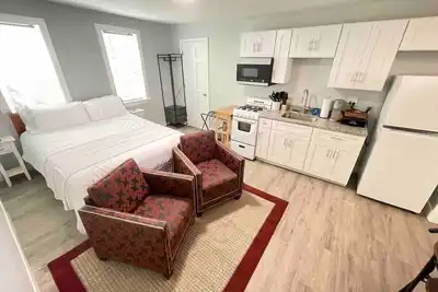Image de * * Downtown Portsmouth | Mins to Maine | Beaches*