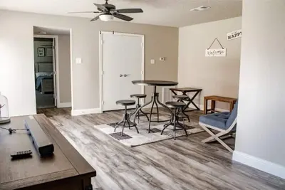 Image de ♥Double Master suits! Entire 4br Home! No sharing