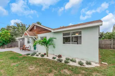 Image de Coastal Dunedin Cottage- 3 Min to Downtown!