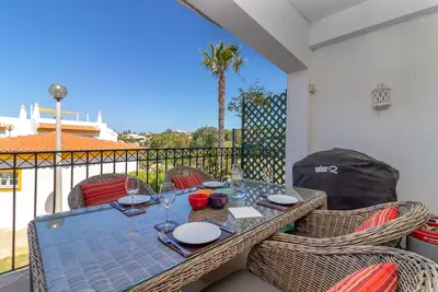 Image de Spacious Town House Close to Carvoeiro Centre With Pool Views