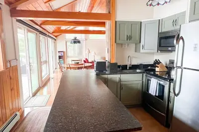 Image de Phillip's Lake Waterfront Oasis