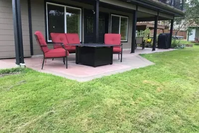 Image de Vancouver Island Ocean Front Suite - Hike, Bike, Visit Wineries or Just Relax!