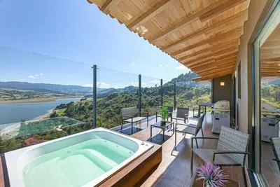 Image de Spectacular And Modern House In Sisga With A View