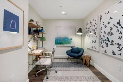Image de Vibrant 2br Condo in Flats At Cityline