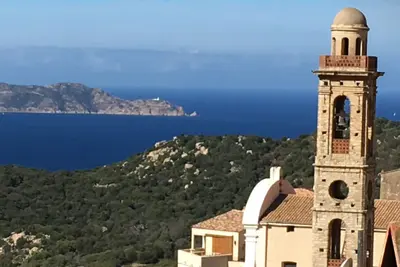 Image de maison de village typique terrasse - gloriette    1200 € par semaine. Aout 2023