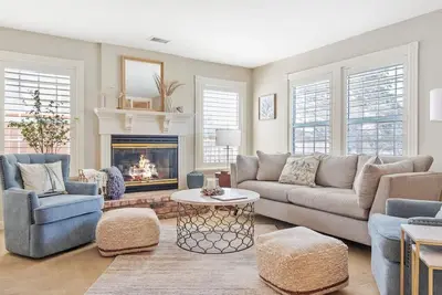 Image de Sweet Springs Bay View Home - monthly only