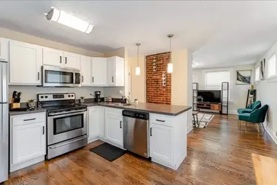 Spacious Fully Equipped 4br, 2ba w\/ Deck