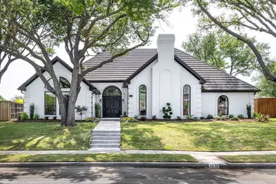 Image de Modern, Spacious Pool Home in Plano