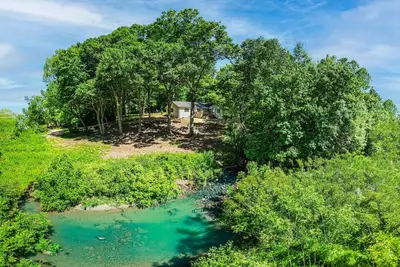 Image de Creekside cottage~hot tub~park
