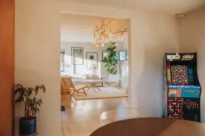 Image de Luxury Uptown Moderné (W/hot tub & Sauna