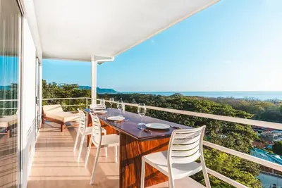 Panoramic Ocean View - Renovated Jan-24! Apt B