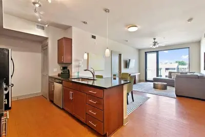 Image de Loft on Guadalupe - Ut & Downtown min away