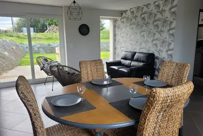 Image de Maison avec jardin dans environnement calme à 5' de la plage