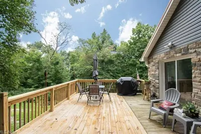 Image de Secluded, pet friendly, fishing, hot tub, Wi-Fi!
