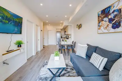 Image de Stylish Open Concept Condo w/Gym