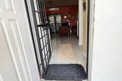 Image de Cozy 3 Bedroom Suburb. Stay! .