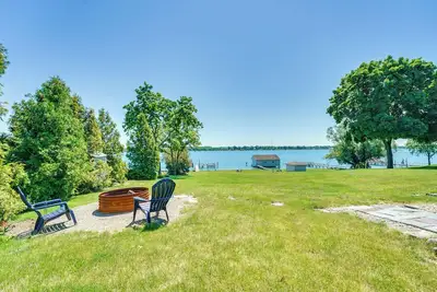 Image de Serene Riverfront St. Clair Studio: Walk to Dtwn!