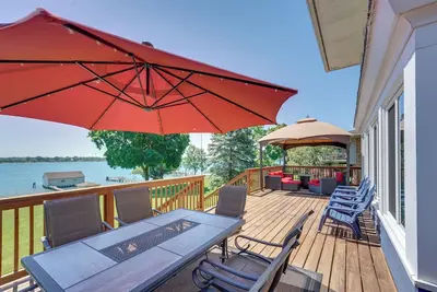 Image de Riverfront St Clair Home - Walk to Downtown!