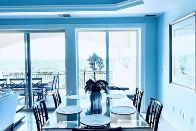 Image de Beautiful 3 Bedroom Villa with Beautiful Sunsets n 5th Floor