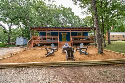 Image de Lakeside Cabin Newly Remodeled. 4mile to boat ramp with boat parking.