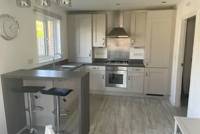 Image de Remarkable 3-Bed House in Wirral
