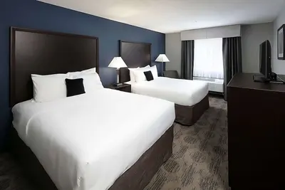Image de Family-Centric Units Near Olympic State Park! Queen Beds, Pool, Picnic Area