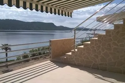 Image de Appartement d'une chambre prés de la plage Baie Mala Lamjana, Ugljan (A-21182-a)