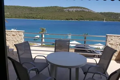 Image de Appartement d'une chambre prés de la plage Baie Mala Lamjana, Ugljan (A-21182-b)