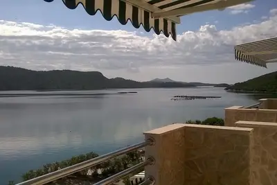 Image de Appartement d'une chambre prés de la plage Baie Mala Lamjana, Ugljan (A-21182-c)