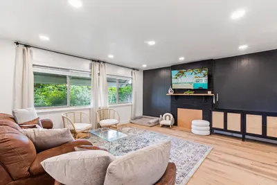 Image de Cozy 3 bed 2 bath cottage near Oldtown Historic Folsom.