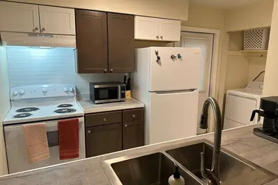 Townhouse Near I75. Pet Friendly w/fire pit.