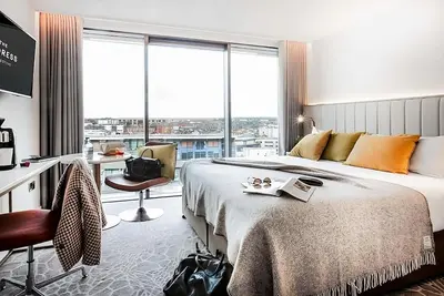 Image de Experience Soothing Moments & Luxury! Minutes away from Phoenix Park