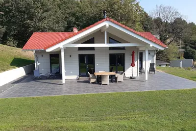 Image de Ferienhaus für 4 Gäste mit 95m² in Heimbach