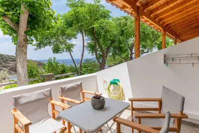 Image de Maison de vacances 'Seaview Mastrozane Studio 11 Andros' avec vue sur la mer, Wi-Fi et climatisation