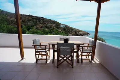 Image de Maison de vacances 'Seaview Mastrozanne Studio 5 Andros' avec vue sur la mer, Wi-Fi et climatisation