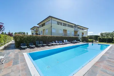 Appartement 'Casetta Giù Al Lago' avec piscine partagée, Wi-Fi et climatisation