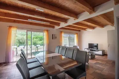 Image de Villa neuve, 12 personnes, climatisée, proche plusieurs rivières, calme absolu.
