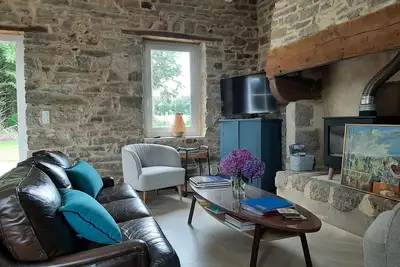 Image de Dans domaine privé, charmante maison rénovée en 2023, à 2 km de la plage