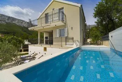 Image de Villa- 10 minutes drive to Split.